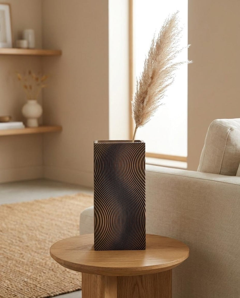 Sazanami Vase lifestyle